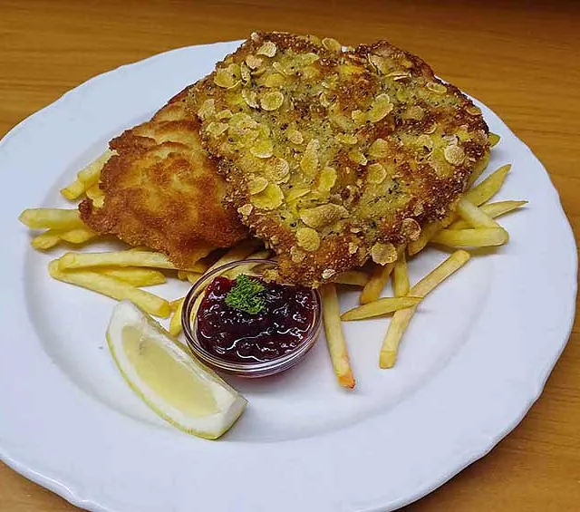 Schnitzel mit Pommes